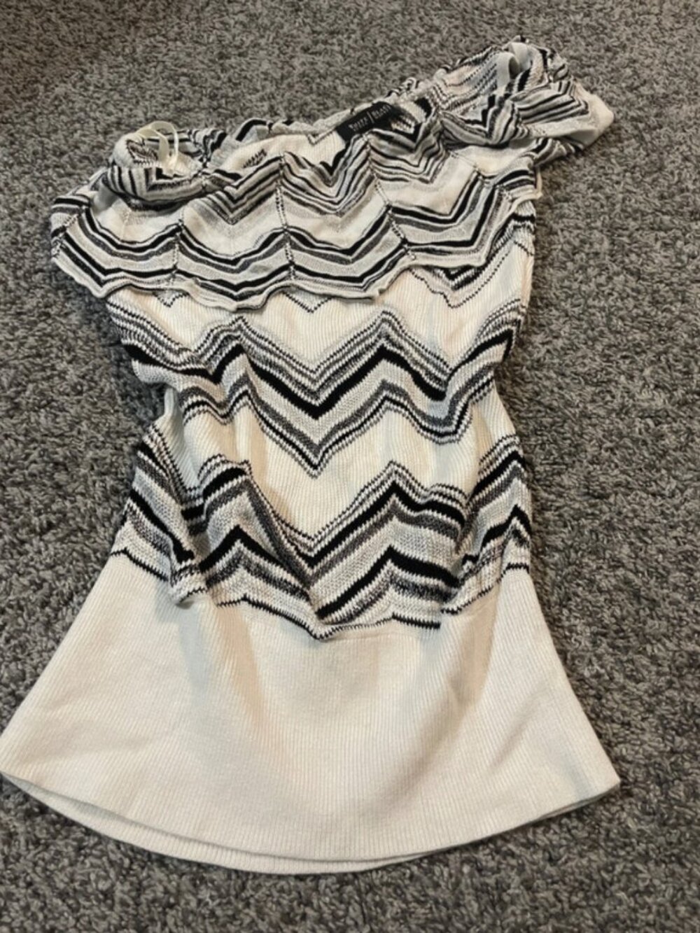White House Black Market One Shoulder Chevron Top XS